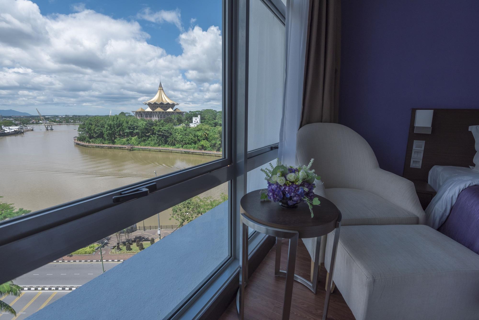 Puteri Wing - Riverside Majestic Hotel Kuching Ngoại thất bức ảnh